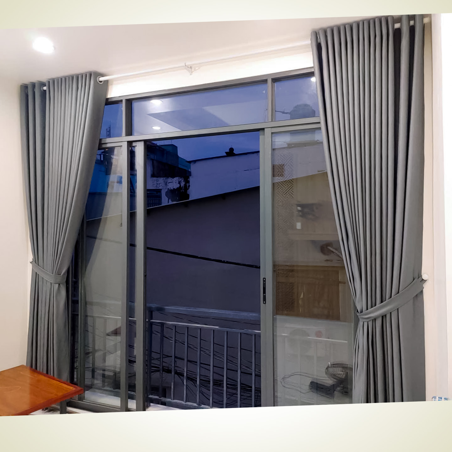 Rèm Cửa Màu Xám