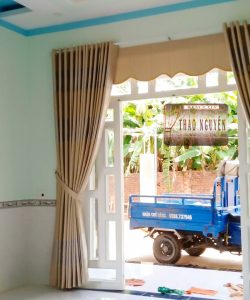 Rèm nhà phố 231803- rèm vải gấm có sọc ngang.