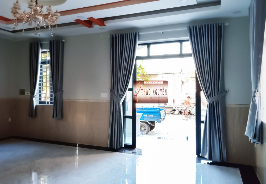 Rèm vải gấm 1 màu hoa văn nổi _ rèm biệt thự ở Long Thành Đồng Nai - Ảnh 2