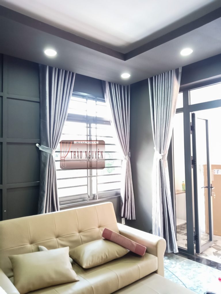 Rèm vải gấm một màu hoa văn nổi _ rèm nhà phố ở Bầu Cạn Long Thành Đồng Nai. - Ảnh 7