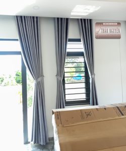 Alternative view of Rèm vải gấm một màu hoa văn nổi _ rèm nhà phố ở Bầu Cạn Long Thành Đồng Nai.