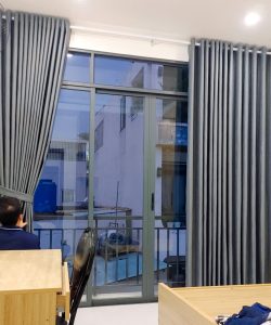 Alternative view of Rèm Cửa Màu Xám 1 Lớp Chống Nắng Hoàn Hảo tại Xã Long Thành – Công Trình Nhà Phố Hiện Đại | Rèm Cửa Thảo Nguyên Long Thành